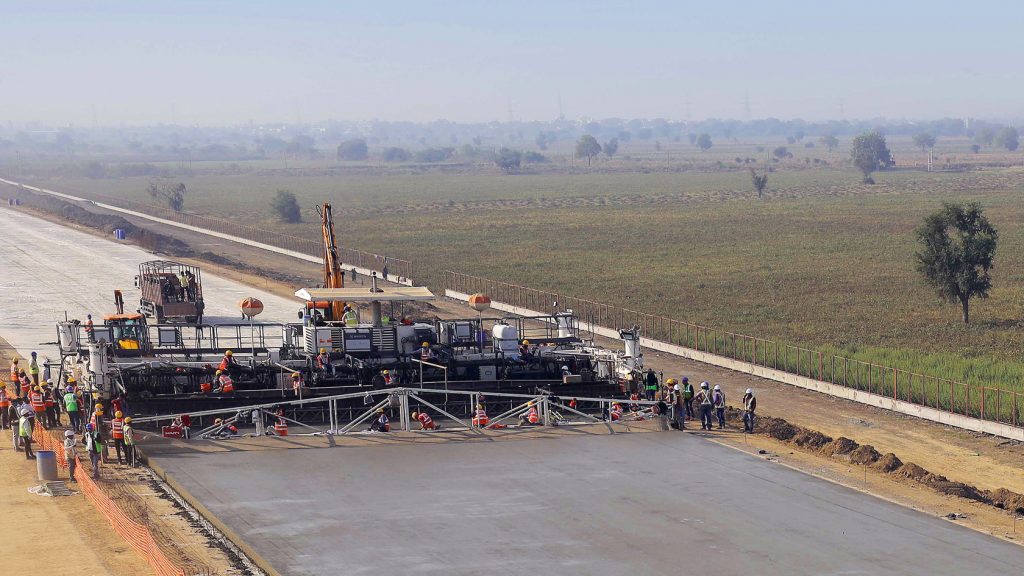 Wirtgen paver sets world records during concrete paving in India