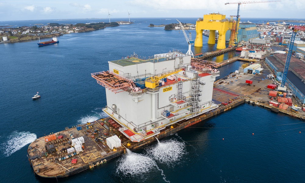 Efficient substation transports for the world’s largest offshore wind farm
