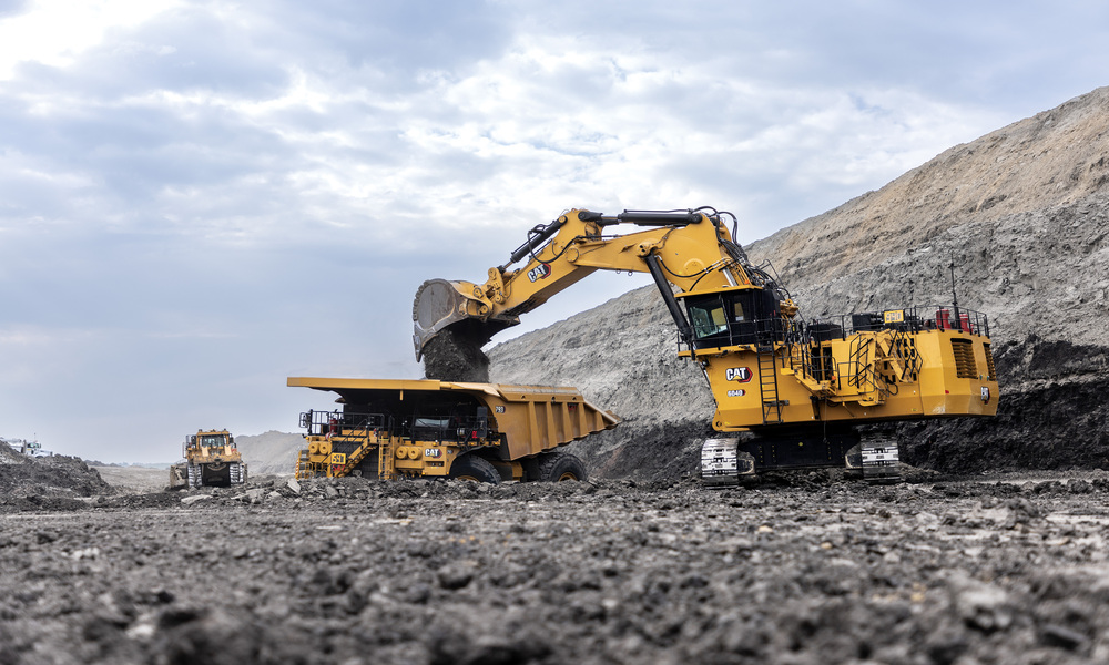 Cat unveils next-generation 6040 mining shovel to boost productivity and cut fuel use Cat 6040 Mining Shovel