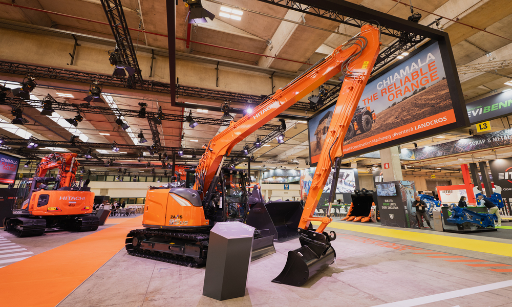 Hitachi’s latest ultra-compact special application excavator gets long-boom treatment Hitachi ZX95US-7 SLF Long boom